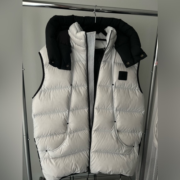 Moose Knuckles - flightweight Bushwick Vest - Picture 9 of 14